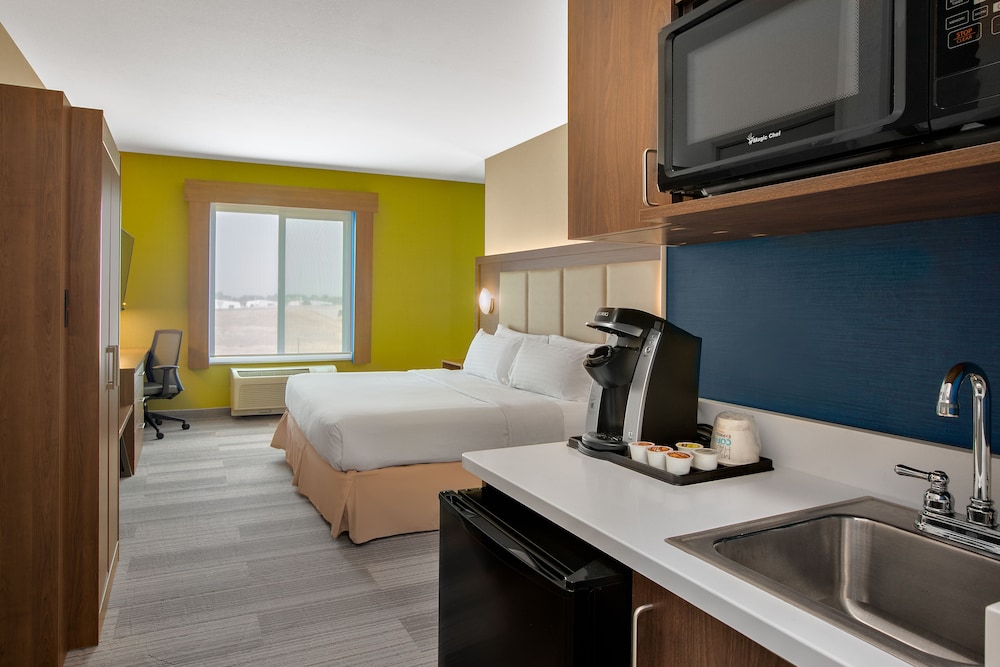 Holiday Inn Express & Suites Ontario - photo 10