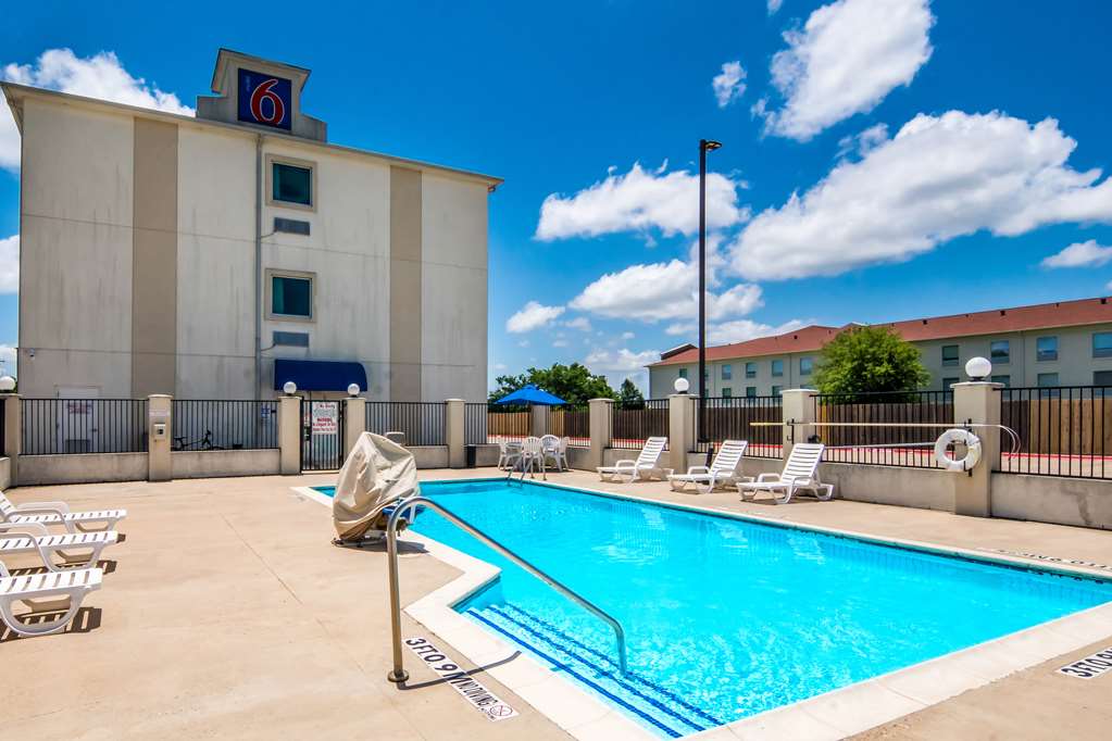 Motel 6 Cleburne TX - photo 7