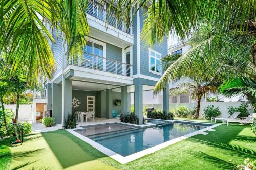 yyWest Coast Best Coast in Bradenton Beach, United States