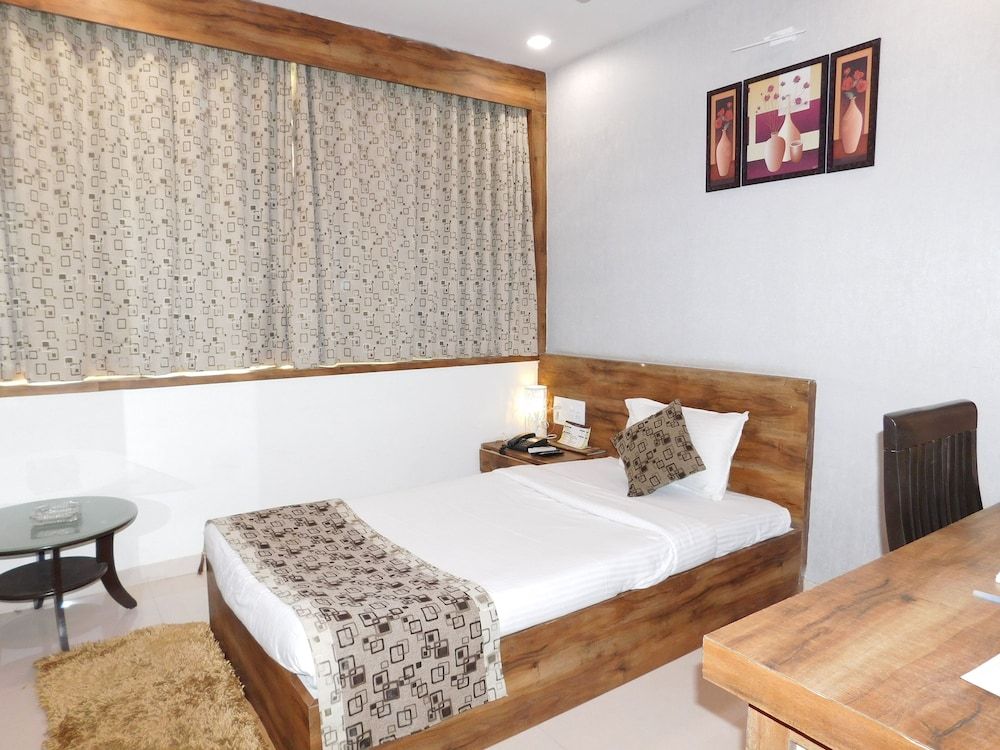 V By Vinnca Hotel Shiva in Mundra, India