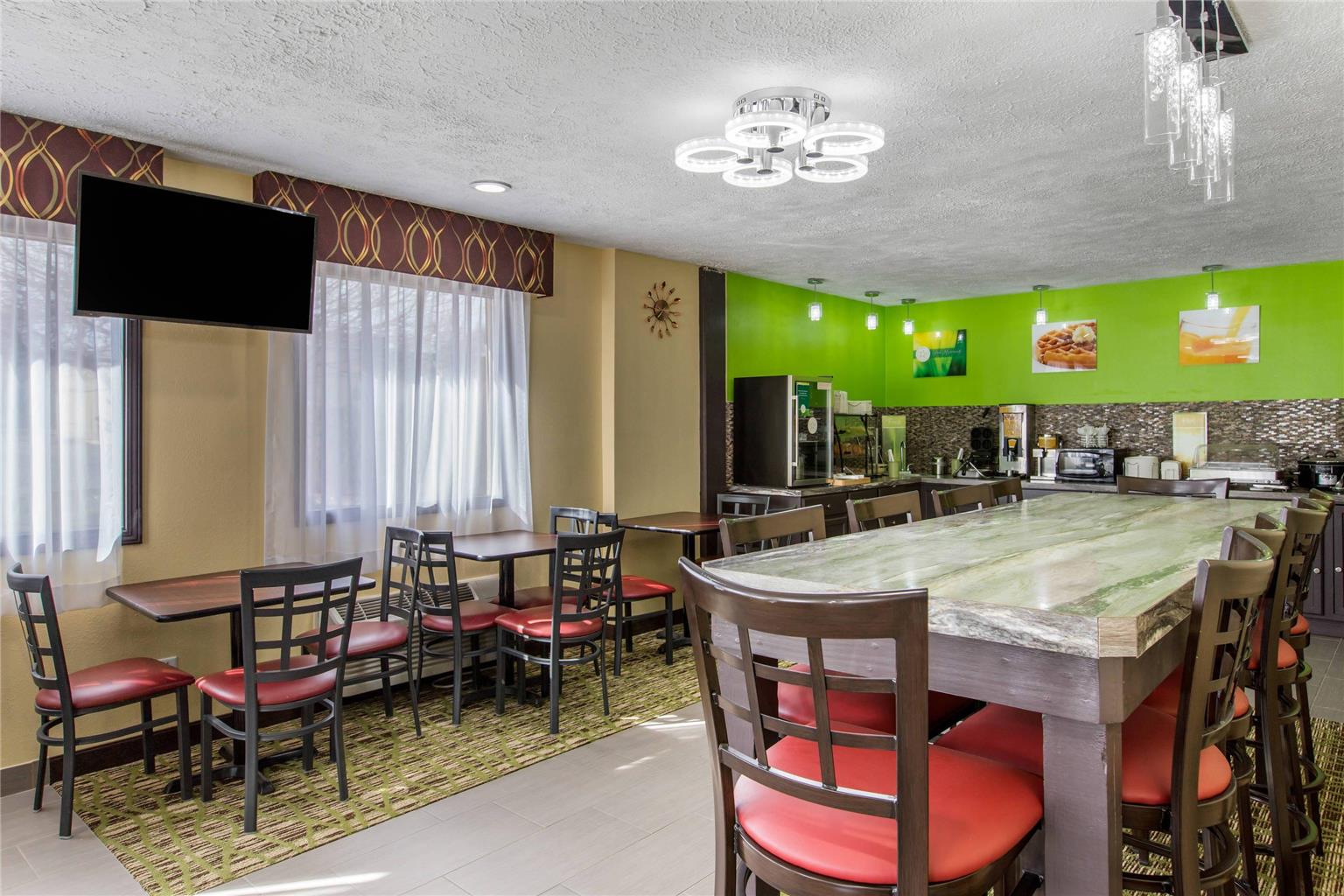 Quality Inn Grand Rapids Near Dowtown - photo 18