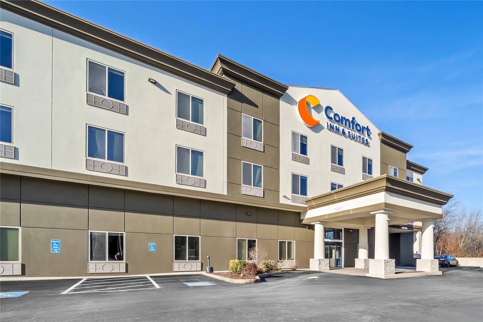 Comfort Inn Suites Plainville Foxboro — Plainville