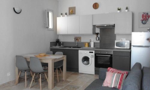 St Remy de Provence Proche Centre Ville Parking Prive in Saint-Remy-De-Provence, France