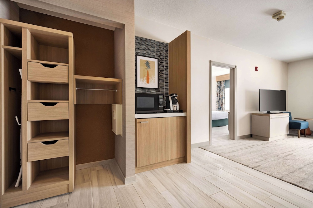 Hilton Garden Inn Fort Collins - photo 17