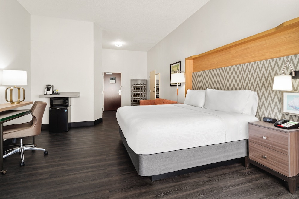 Holiday Inn & Suites Bothell by IHG - photo 23