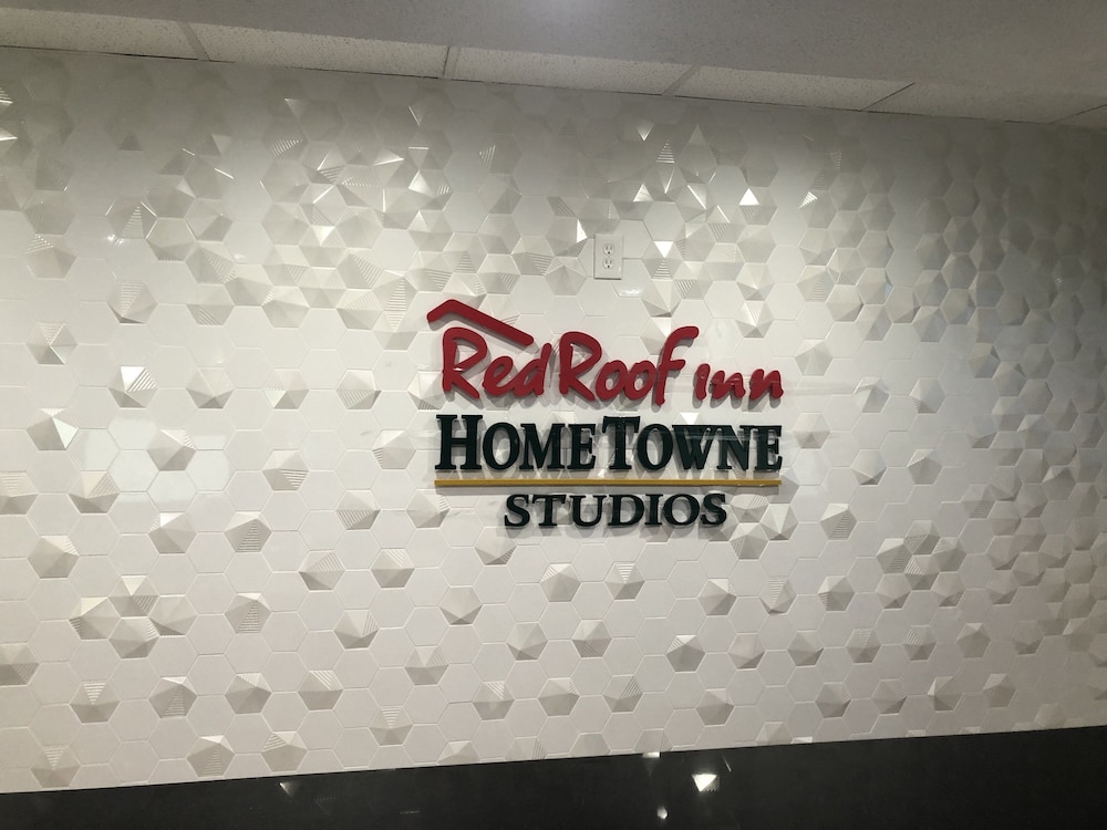 HomeTowne Studios by Red Roof Bordentown McGuire AFB - photo 6