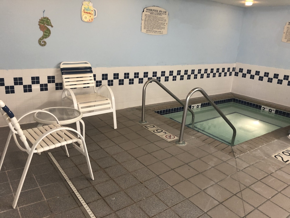 Baymont by Wyndham Coon Rapids - photo 30