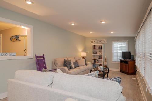 Bill's Place by Oak Island Accommodations - photo 15