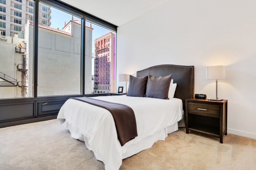 Global Luxury Suites at Figueroa Street - photo 5
