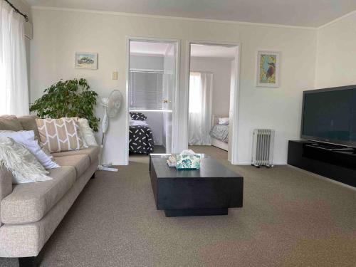 Beach Haven - carbon neutral hotel in Auckland