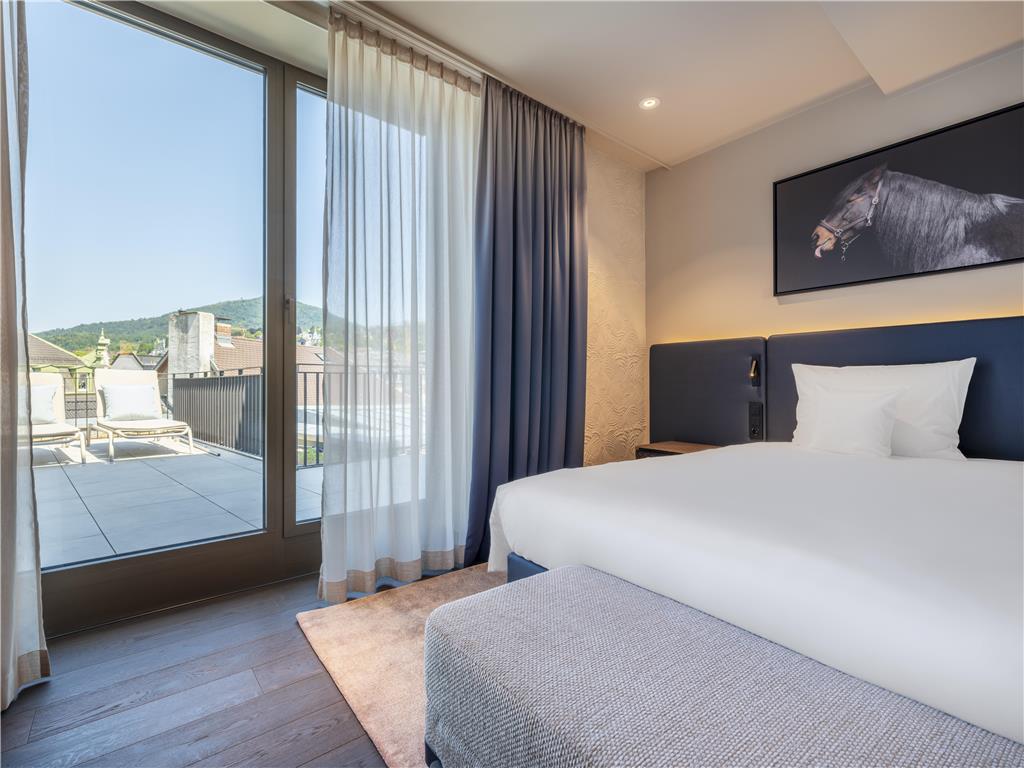 ICONS EHBB rooms Executive Corner Suite