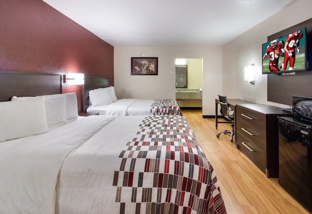 Red Roof Inn & Suites Commerce Athens - photo 14