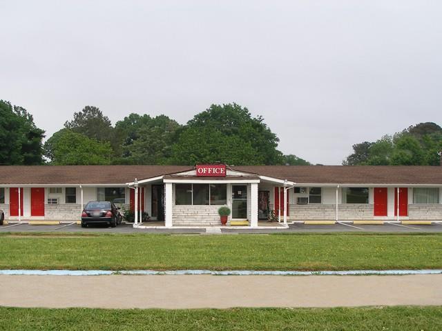 Red Carpet Inn Virgina Beach - photo 2