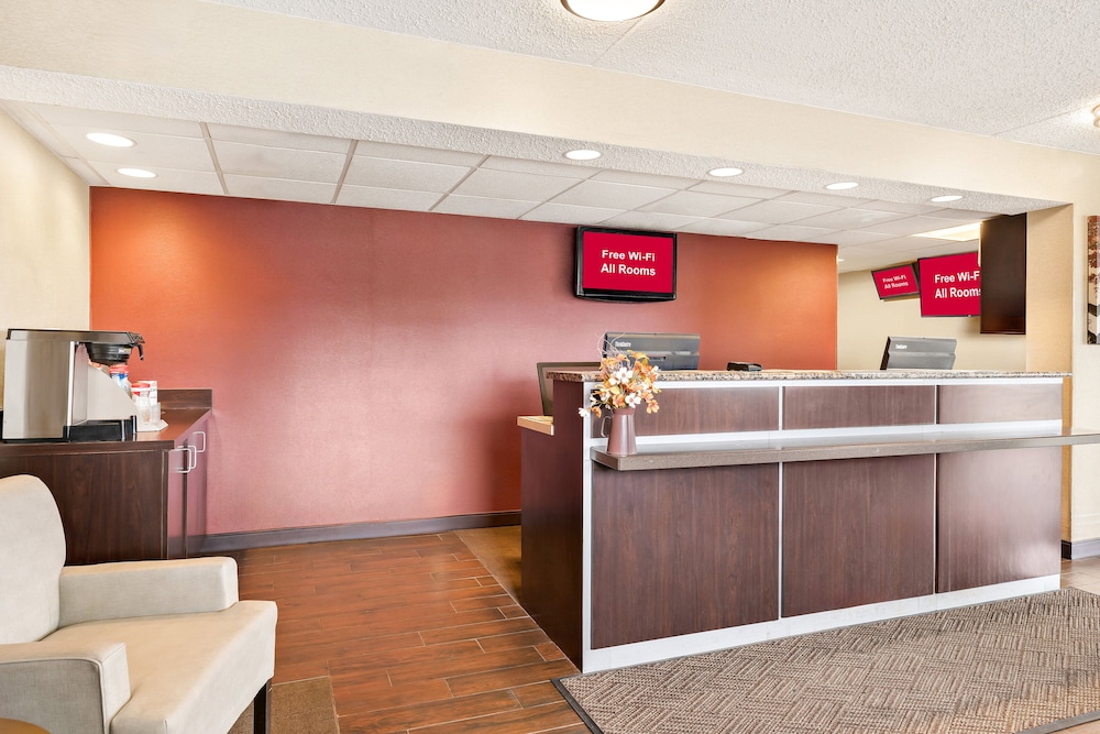 Red Roof Inn Allentown Airport - photo 3