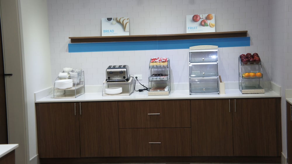 Holiday Inn Express Pineville Alexandria Area by IHG - photo 53