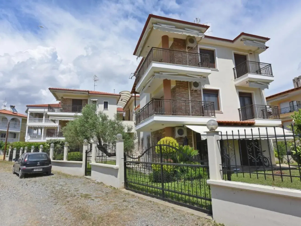 Fibes Luxury Living 2nd Mouries Halkidiki in Nea Moudhania, Greece