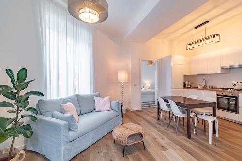 Domus Ana Modern Elegance steps away from the colosseum and the historic center — 4-Star Luxury Hotel in Rome, Italy