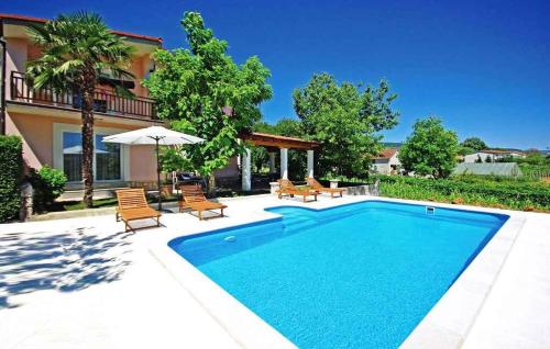 Holiday home in Donji Prolozac 27078 — 4-Star Luxury Hotel in Donji Prolozac, Croatia