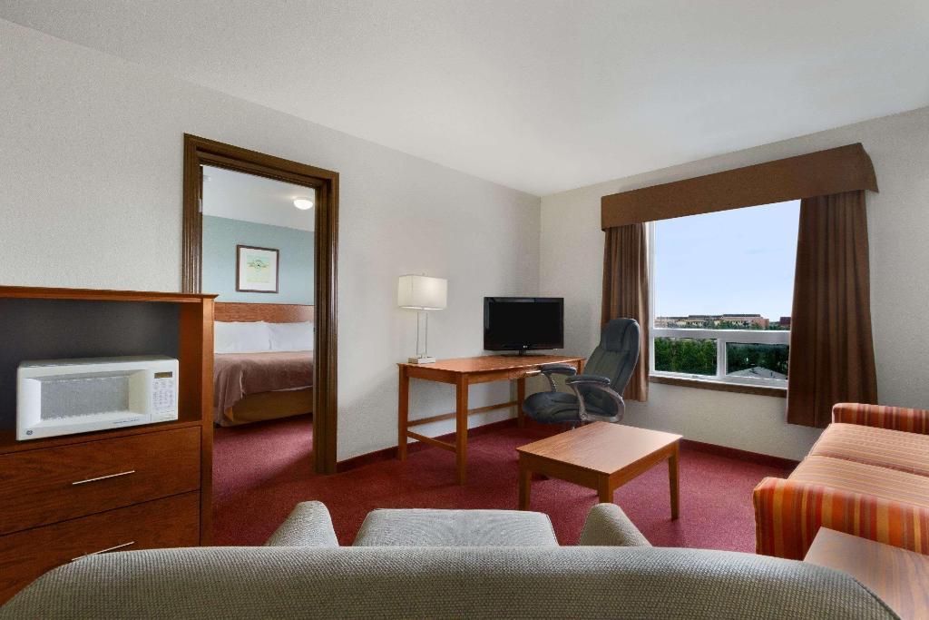 Super 8 by Wyndham Yellowknife — Yellowknife — photo 4