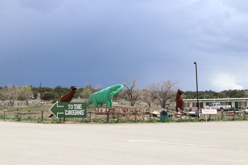 Grand Canyon Caverns Inn - photo 43