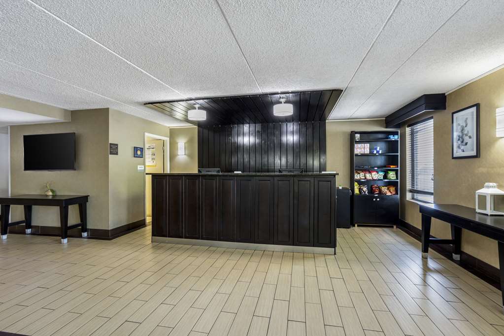 Best Western Harrisburg North Hotel - photo 14