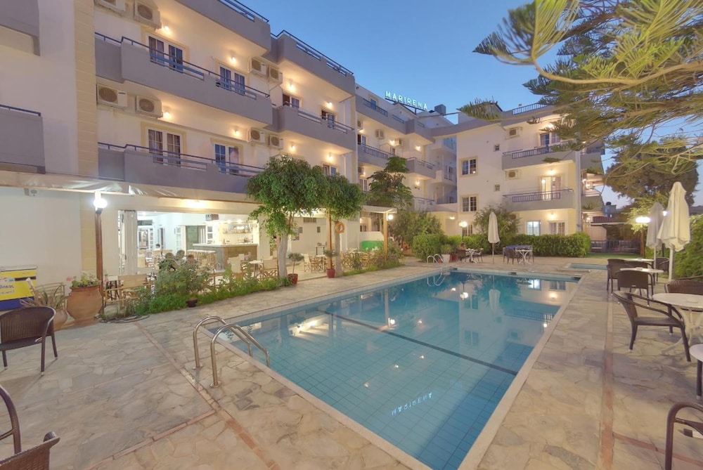 Marirena Hotel - carbon neutral hotel in Gazi