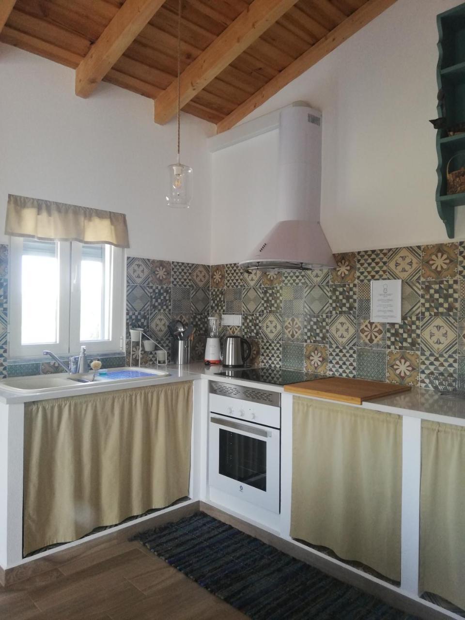 Burrico D`Orada Rural Stays & Wine Country Tours — 4-Star Luxury Hotel in Pedrogao Grande, Portugal