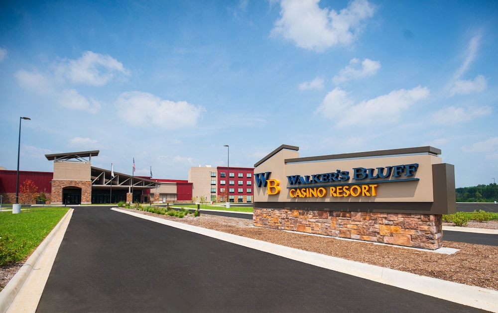 Walker's Bluff Casino Resort — 4-Star Luxury Hotel in Carterville, United States