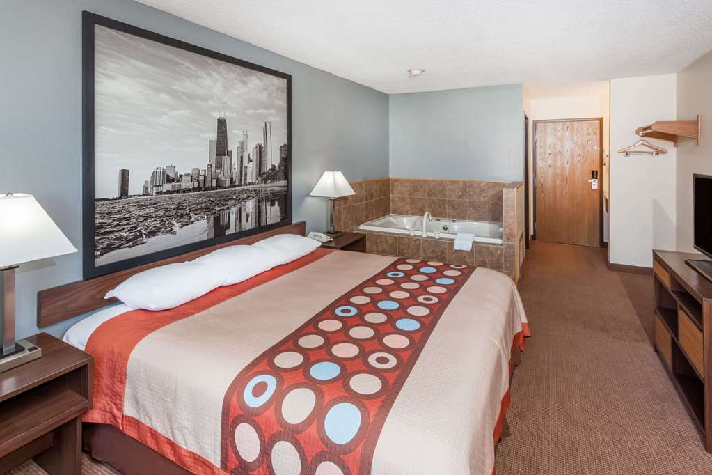 Super 8 by Wyndham Pekin Peoria Area - photo 14
