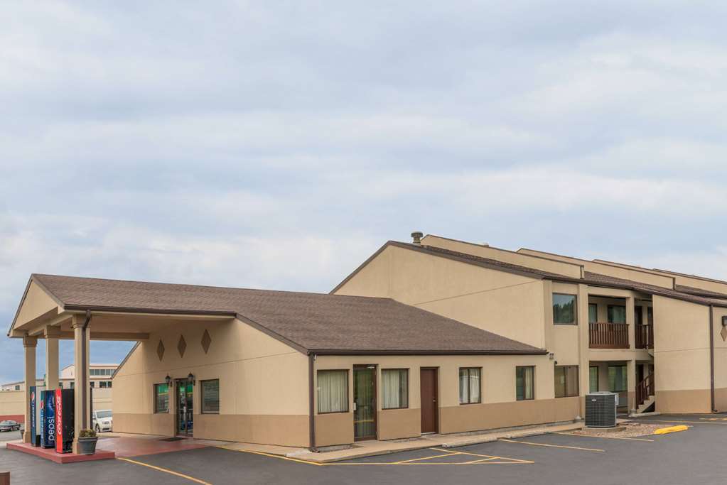 Days Inn by Wyndham Hannibal - featured photo