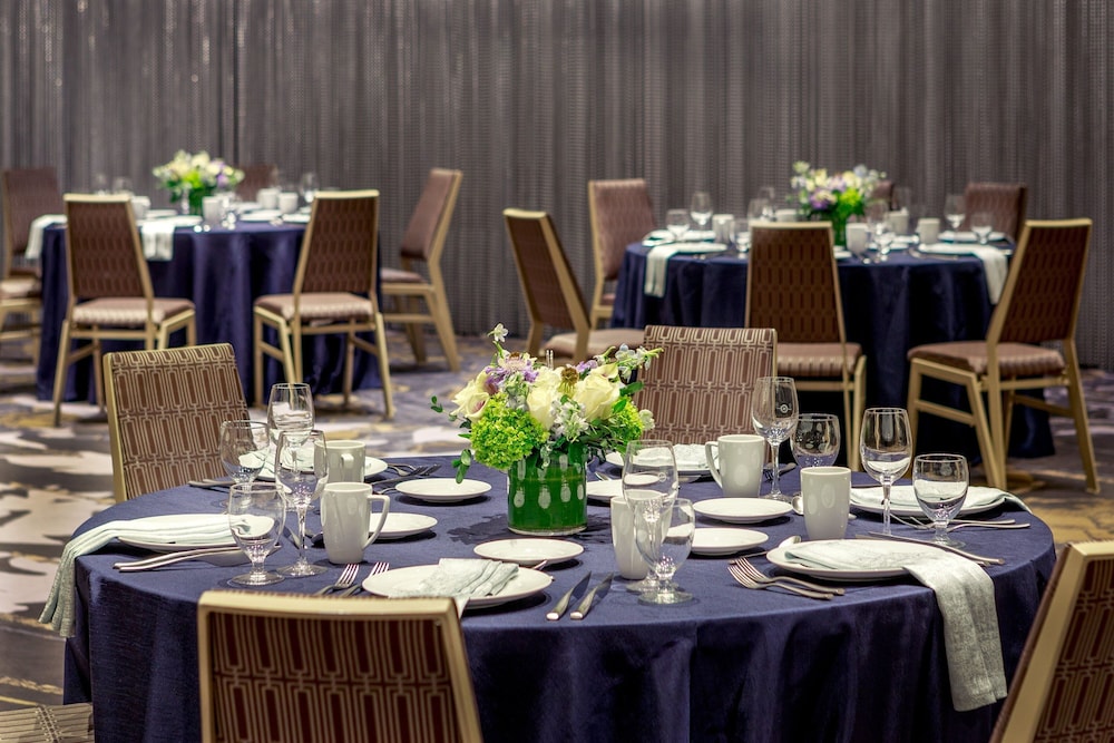 Sheraton Commander Hotel - photo 64