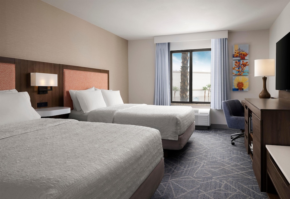 Hampton Inn & Suites Las Vegas Red Rock Summerlin - photo 7