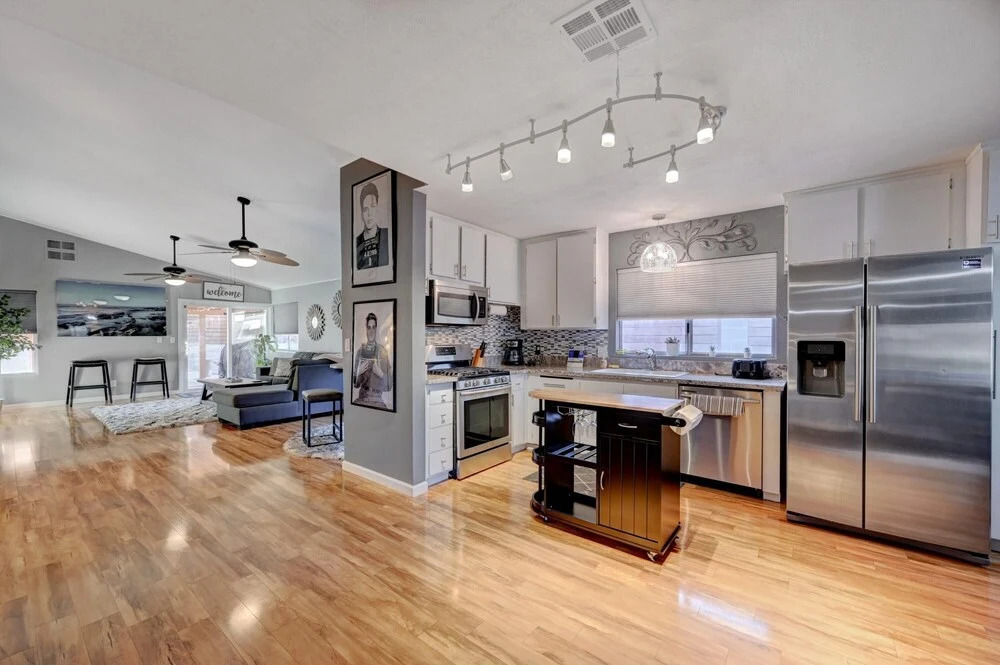 Fresh & Fun Vegas 4BR w Heated Pool Dog Friendly - photo 15