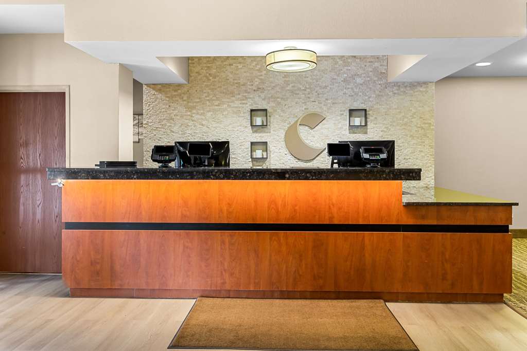 Comfort Suites Grayslake near Libertyville North - photo 6