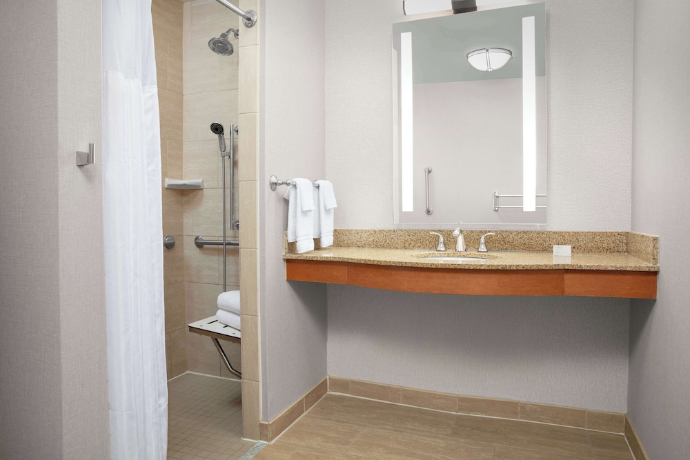 Hilton Garden Inn Fort Worth Medical Center - photo 18