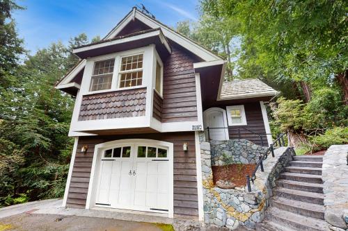 Serene Redwood Retreat - photo 25