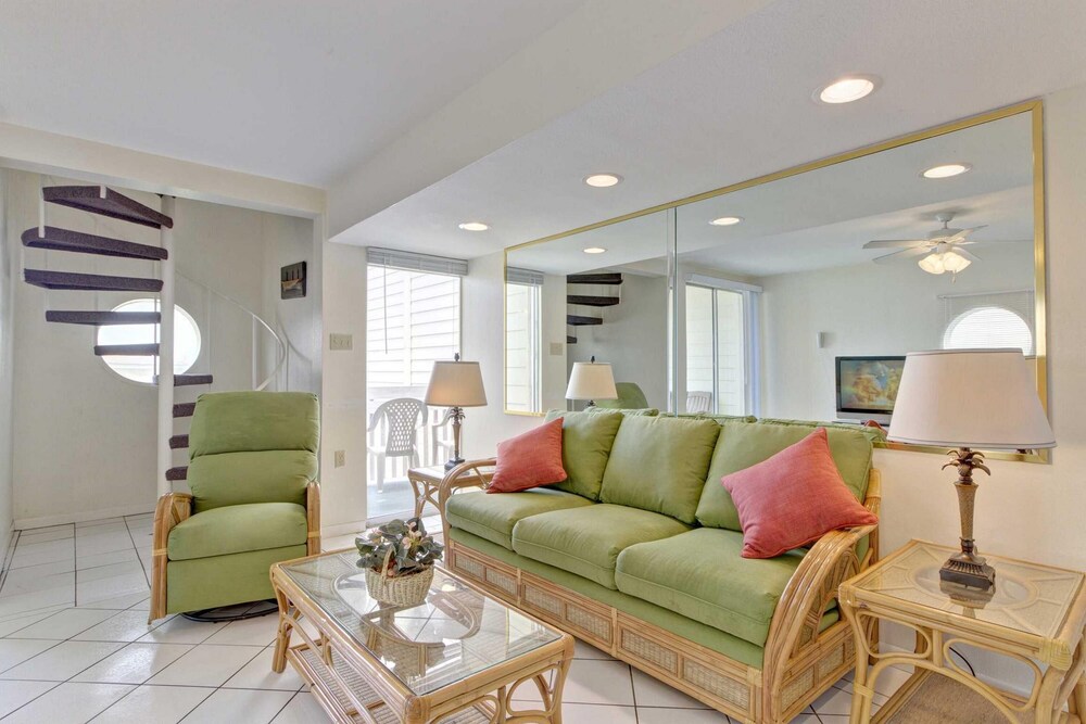 Bahia Mar Solare Tower 6th floor Oceanview Condo 3bd 3ba w Pools - photo 40