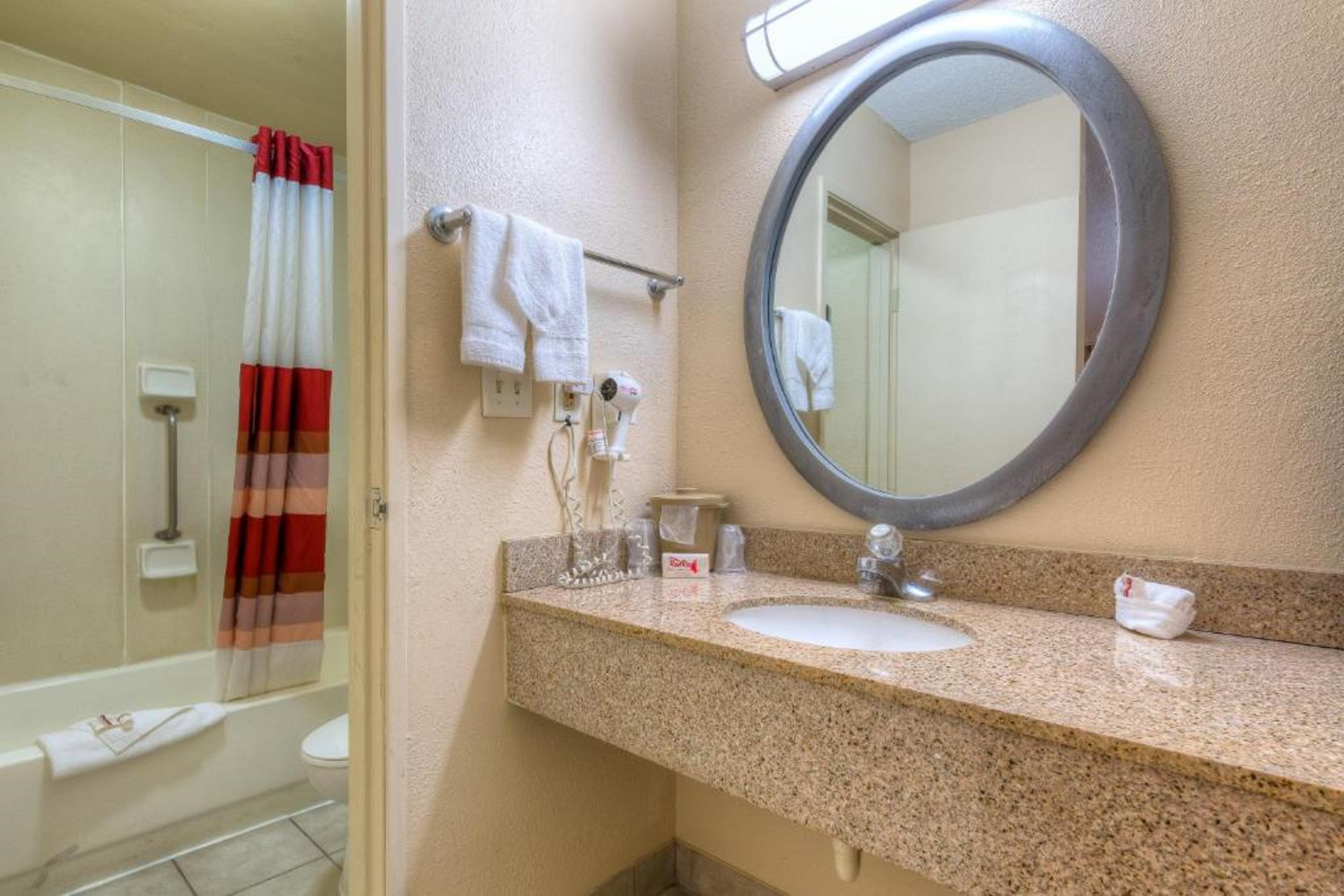 Red Roof Inn Tulsa - photo 17