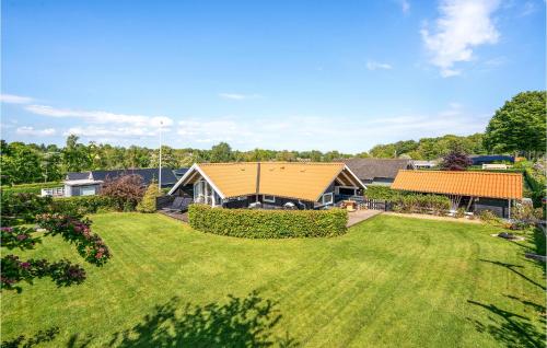 Kom Tit in Unknown City, Denmark