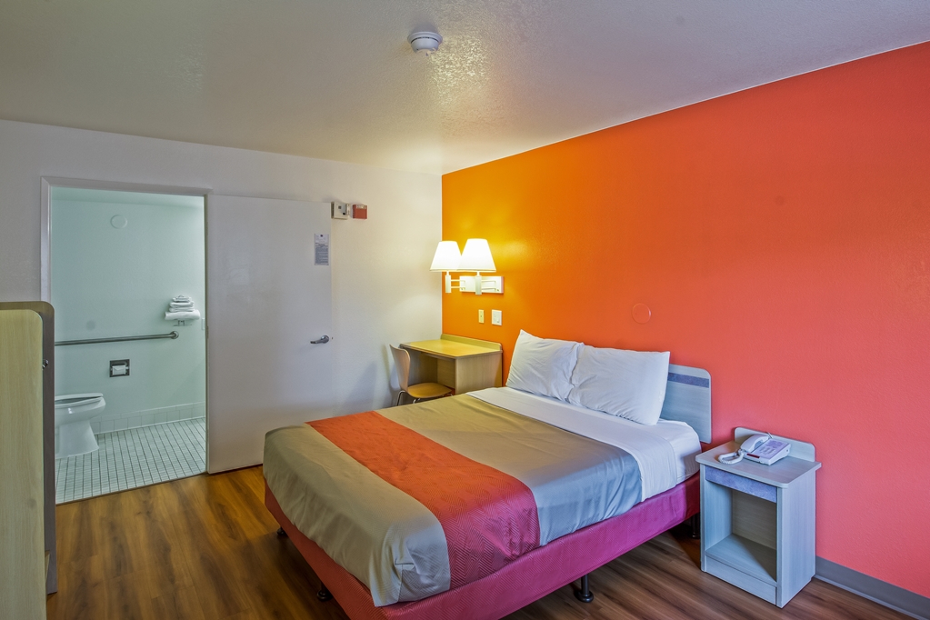 Motel 6 Redding CA South - photo 12