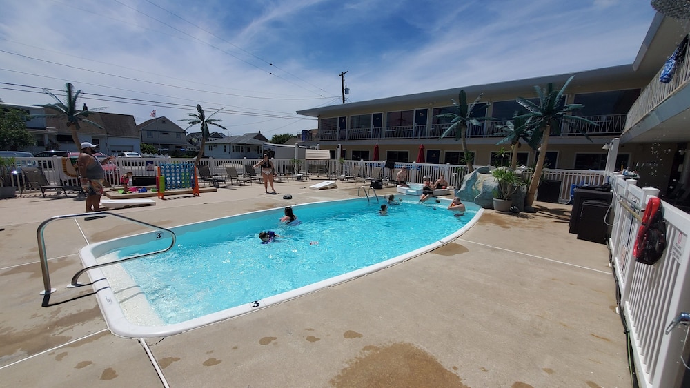 Sandbox Motel - photo 30