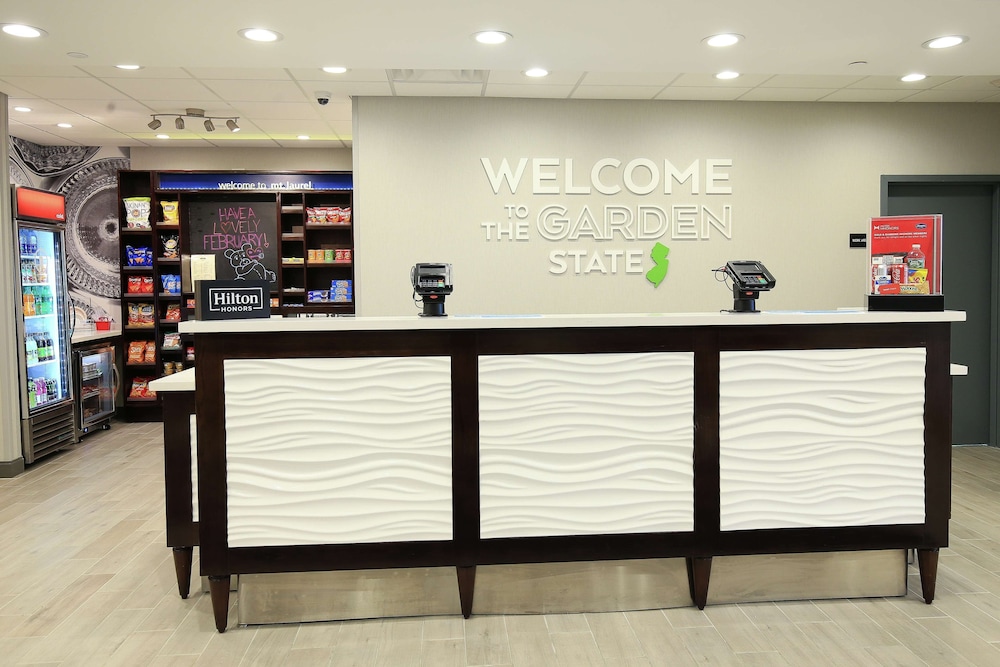 Hampton Inn & Suites Mount Laurel Moorestown - photo 17