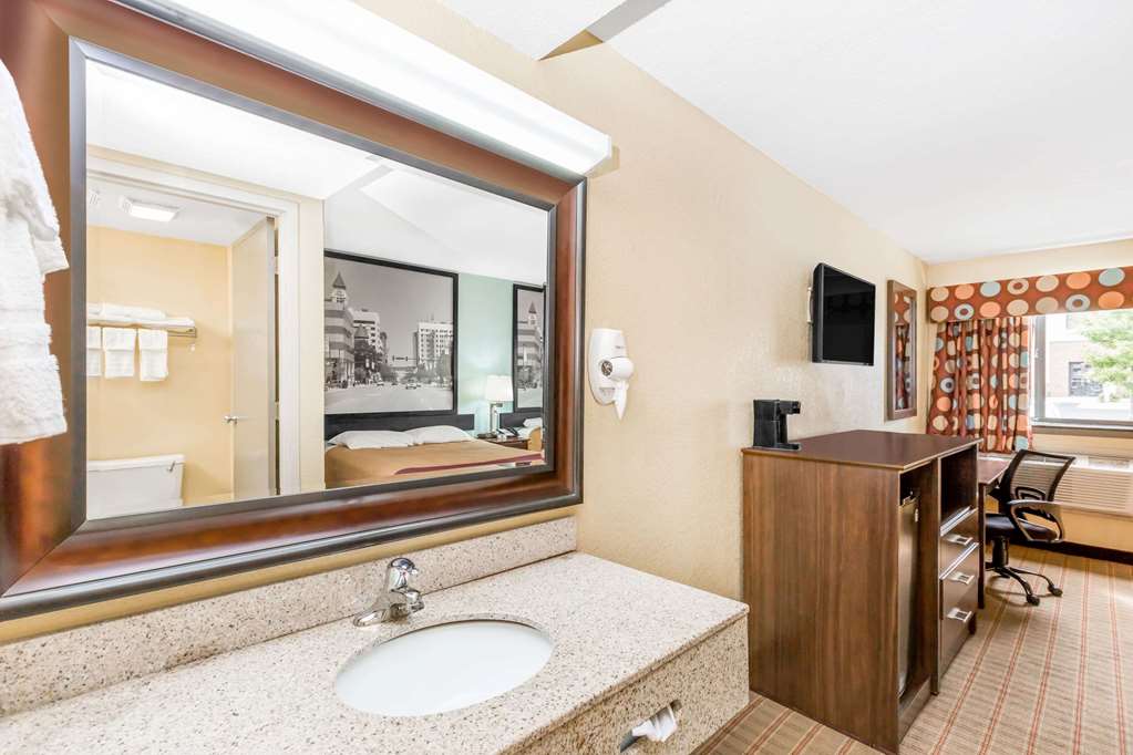 Super 8 by Wyndham Wichita Airport - photo 15