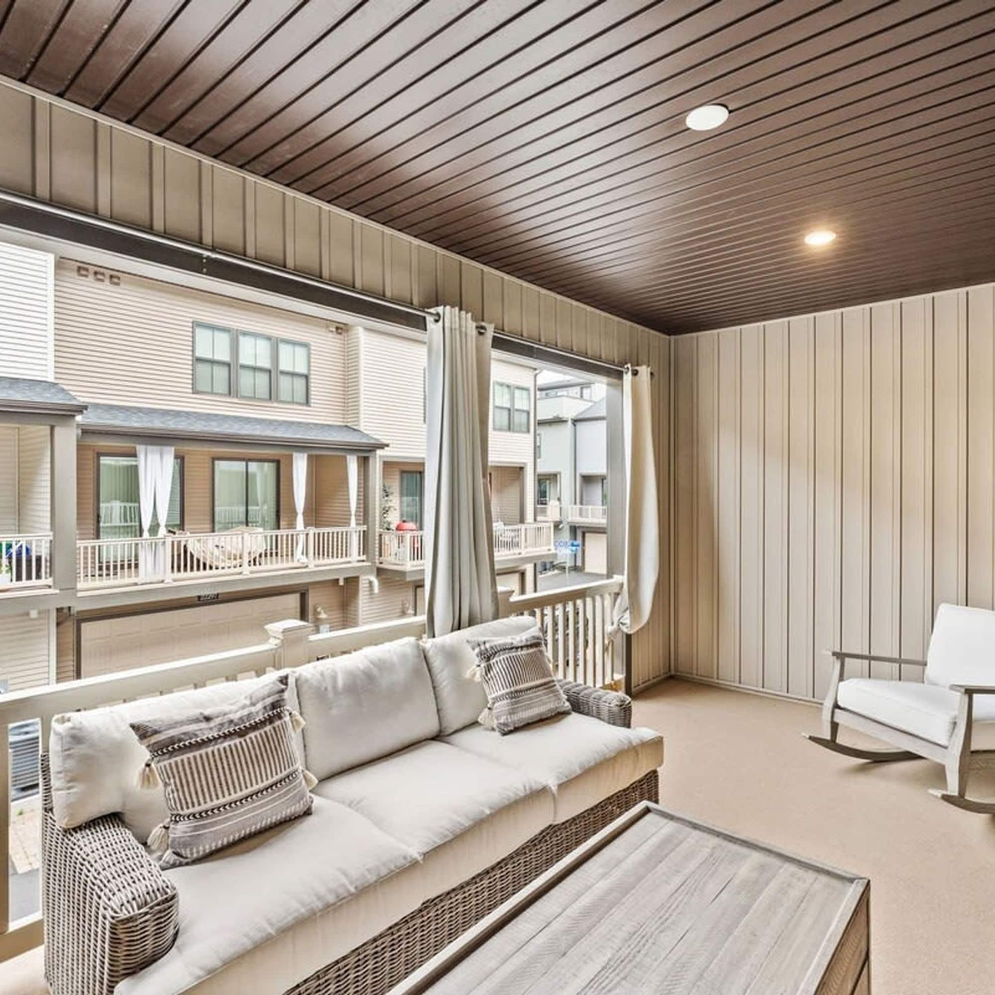 Ashburn 4 BR Homestay Close to Dulles & METRO — 4-Star Luxury Hotel in Brambleton, United States