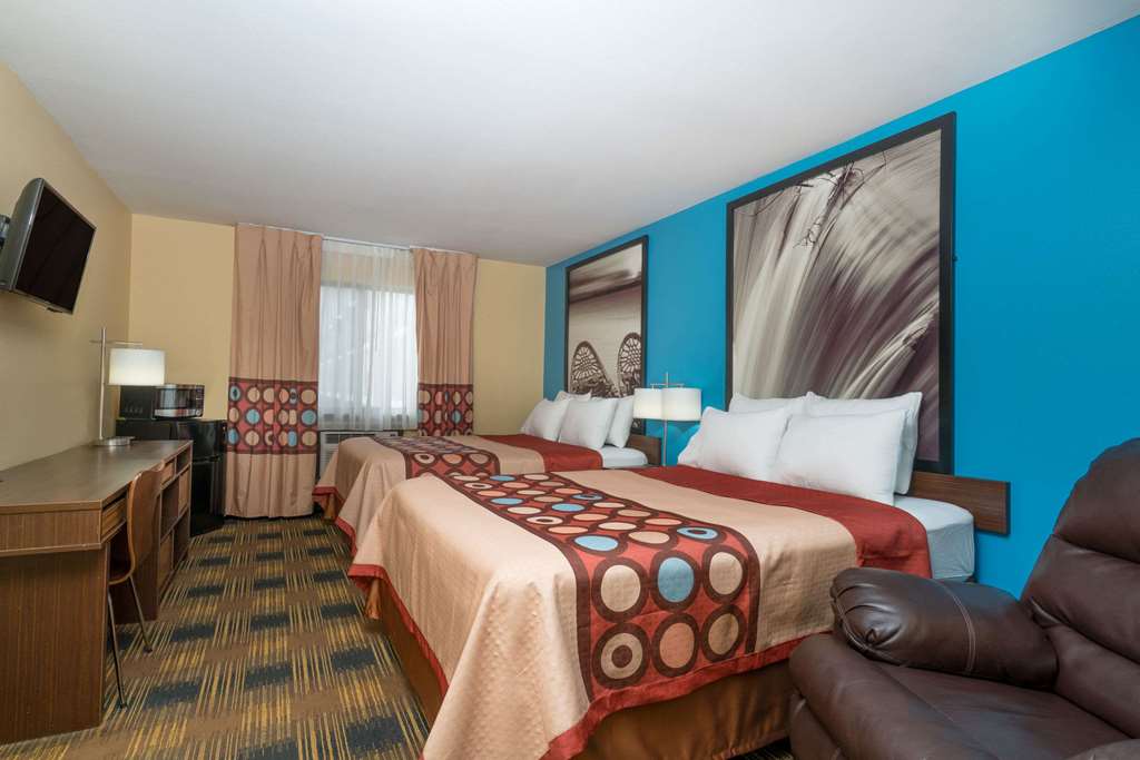 Super 8 by Wyndham Rochester Mayo Clinic Area - photo 7
