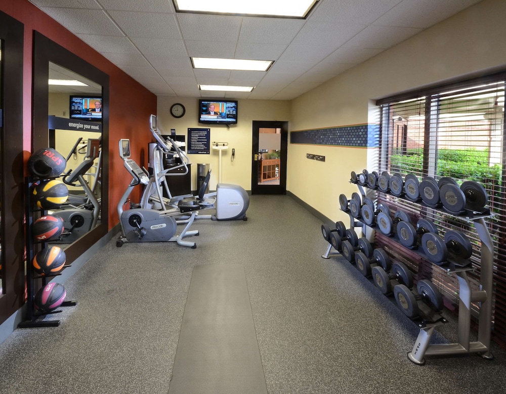 Hampton Inn Raleigh Capital Blvd. North - photo 34