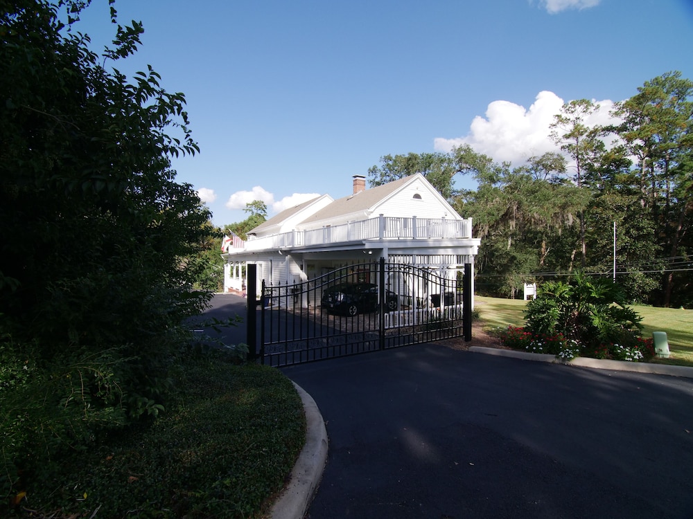 The Capitol Inn Tallahassee - photo 96
