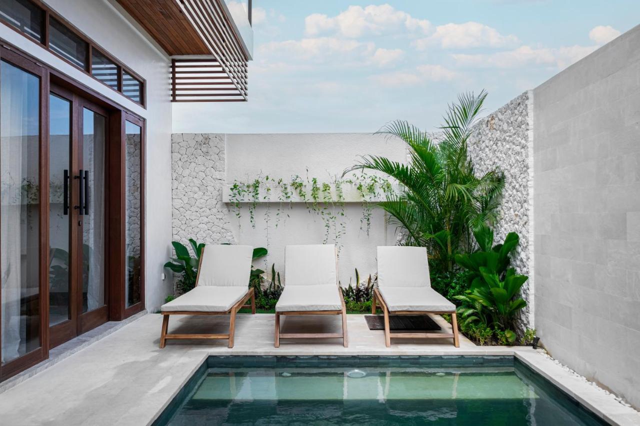 Peaceful Canggu Center lux 3BR Villa with Pool & Ricefield View Walk to Cafes & 5 min Bike to Beach — 4-Star Luxury Hotel in Canggu, Indonesia