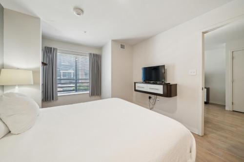 Wonderful 1 Bedroom Oasis At The Rim — 4-Star Luxury Hotel in San Antonio, United States