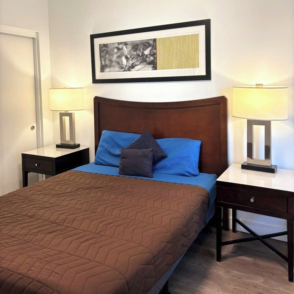 StaysPro GORGEOUS Hollywood Living Los Angeles - photo 17